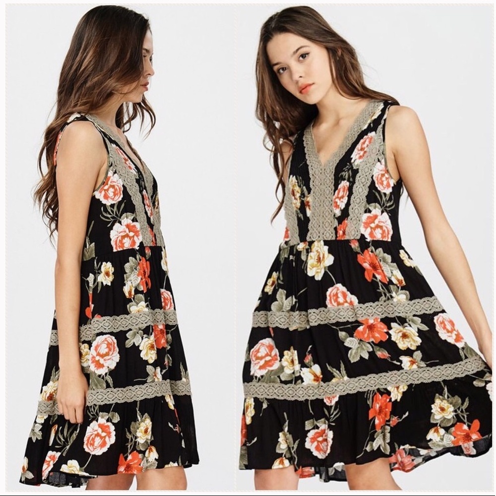 ❤️HOST PICK❤️Black Floral Dress